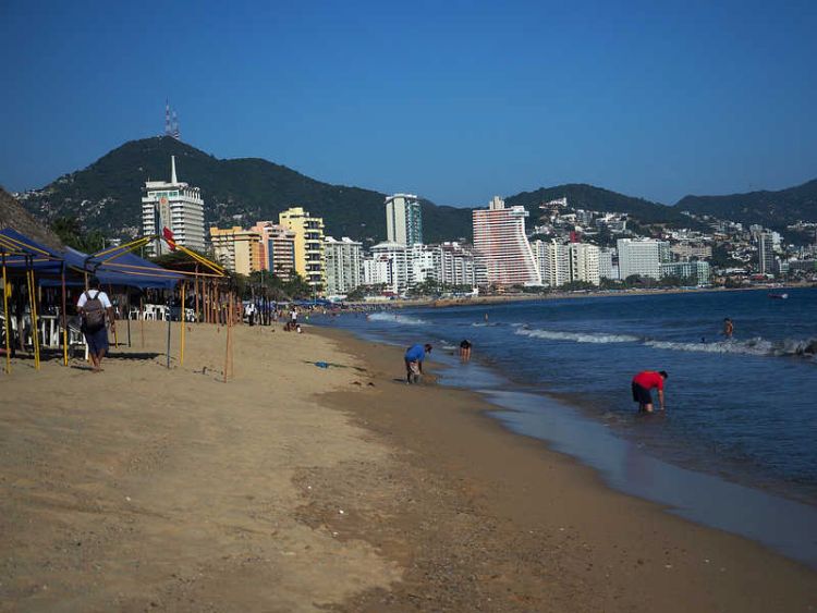PB160765 Acapulco 750